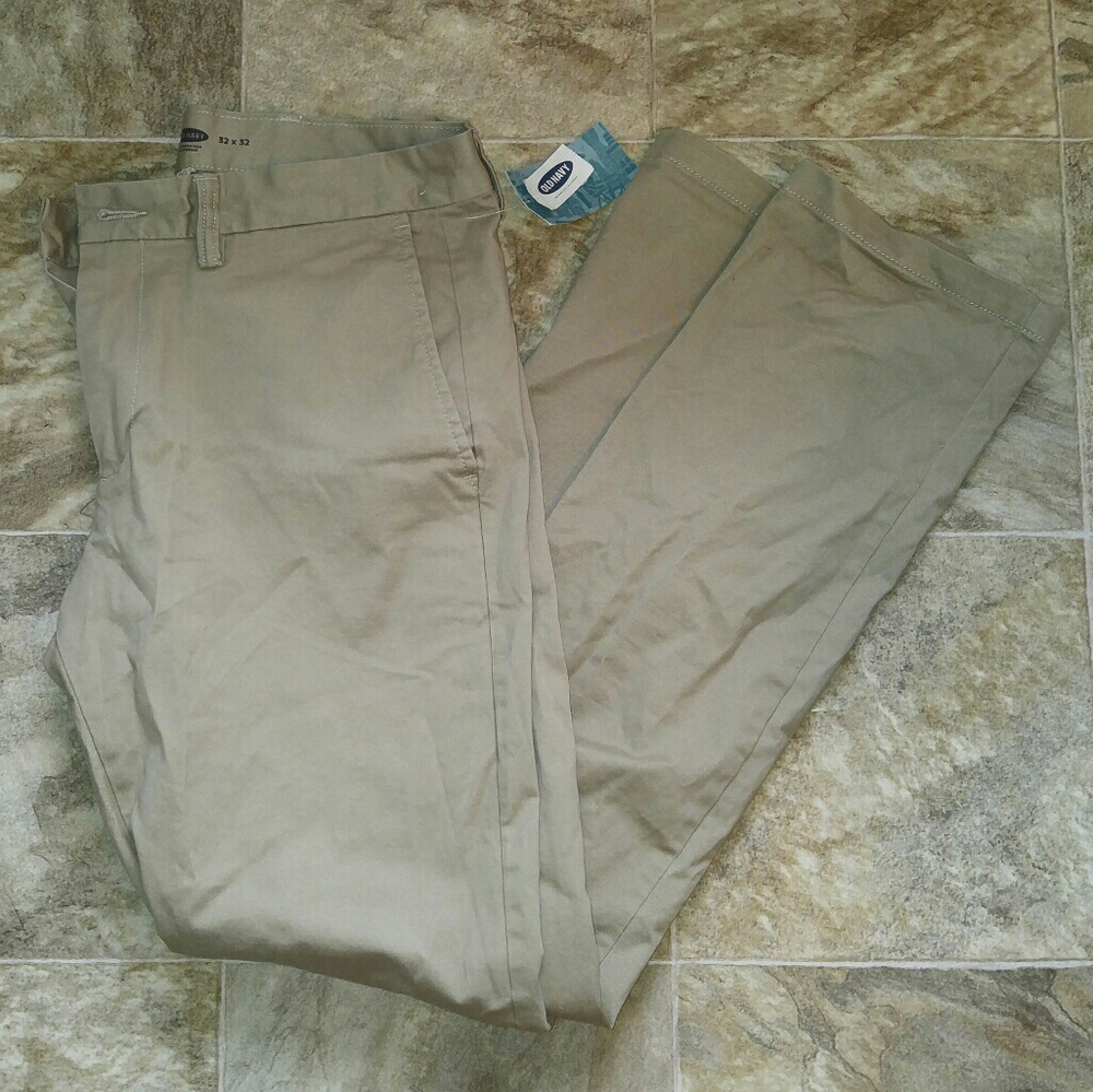 Old Navy Men's Khaki's 32x32